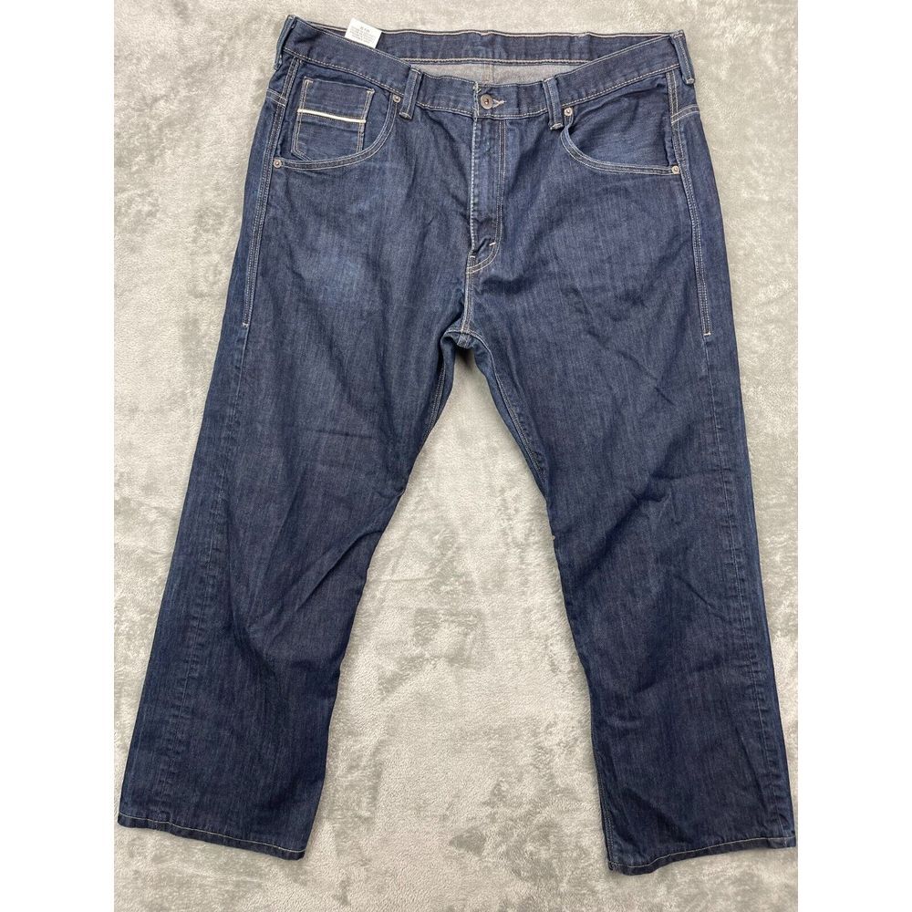 Vintage Levis with limited series back pocket. Men's 569 Size 40x32 Act 40x29.5)
